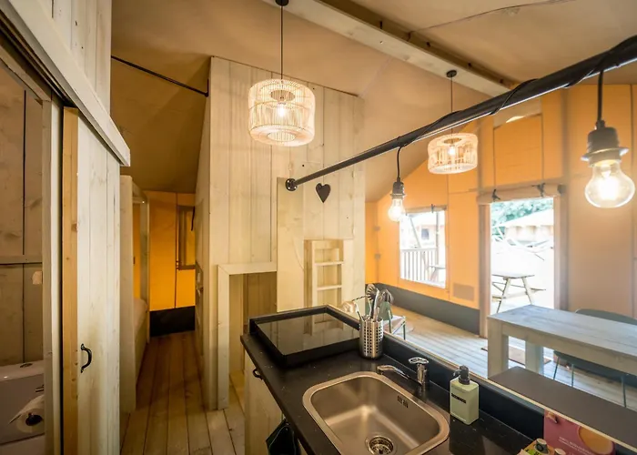 度假村 Urban Gardens