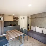 Urban Gardens 4*