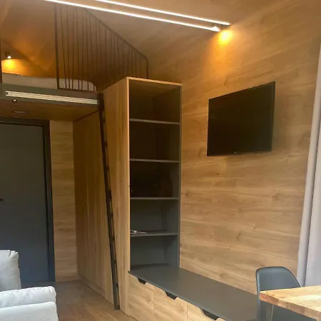 Urban Gardens 4*