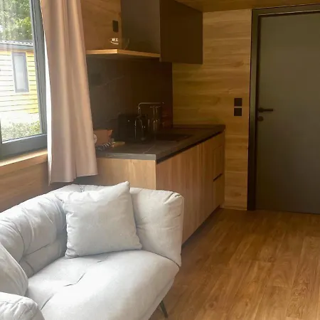 Urban Gardens 4*