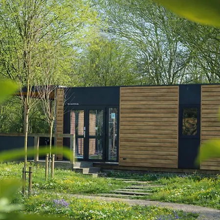 Urban Gardens Resort 4*