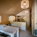 Urban Gardens 4*