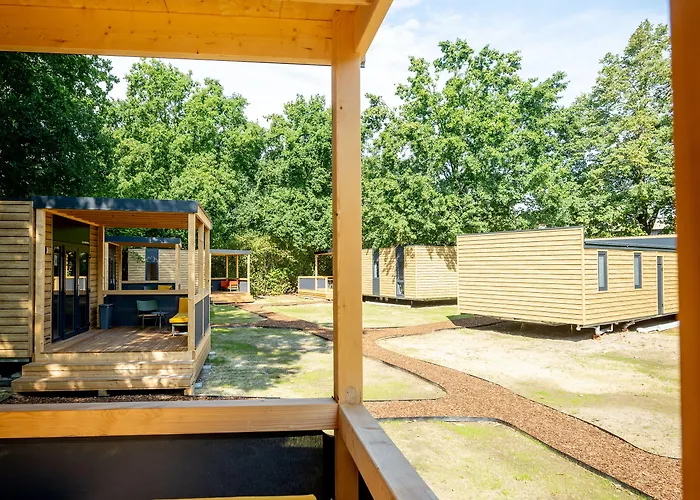 Urban Gardens אתר נופש 4*